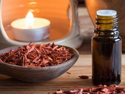 El sándalo en la aromaterapia: descubre sus múltiples beneficios